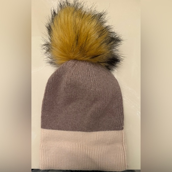 Anthropologie Norla Canada Beanie - Picture 4 of 9